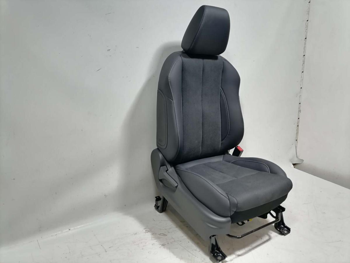 Mitsubishi Eclipse Cross GL3W original Sitz vorn rechts Beifahrersitz Teilleder elektrisch Bj.2023